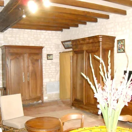 Maison de 2 chambres a Bournand avec jardin amenage et WiFi *