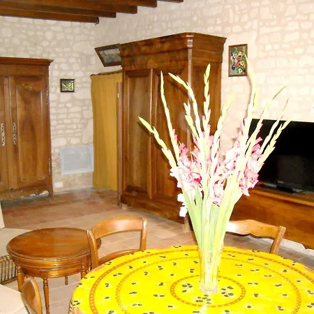 Maison de 2 chambres a Bournand avec jardin amenage et WiFi *